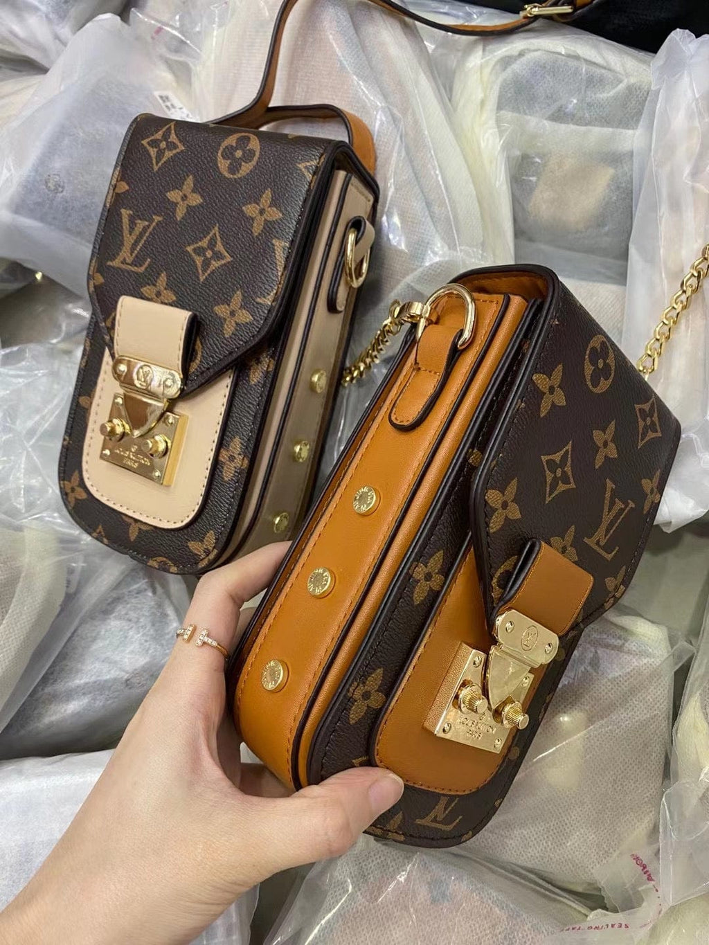 HypedEffects louis vuitton louis vuitton Phone Pouch Bags For Mobile Phones 6.7 Inch
