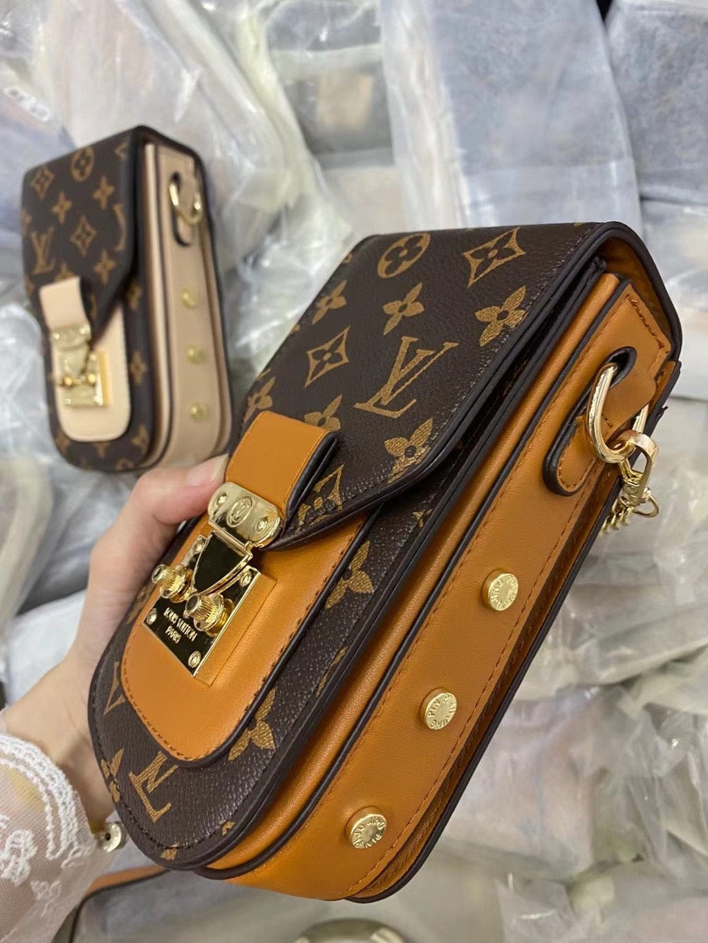 HypedEffects louis vuitton louis vuitton Phone Pouch Bags For Mobile Phones 6.7 Inch