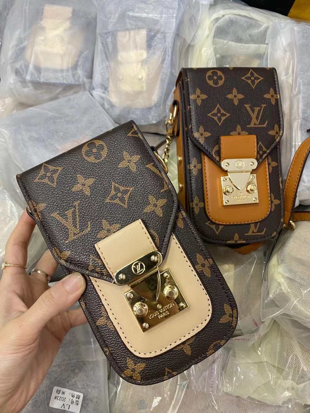 HypedEffects louis vuitton louis vuitton Phone Pouch Bags For Mobile Phones 6.7 Inch