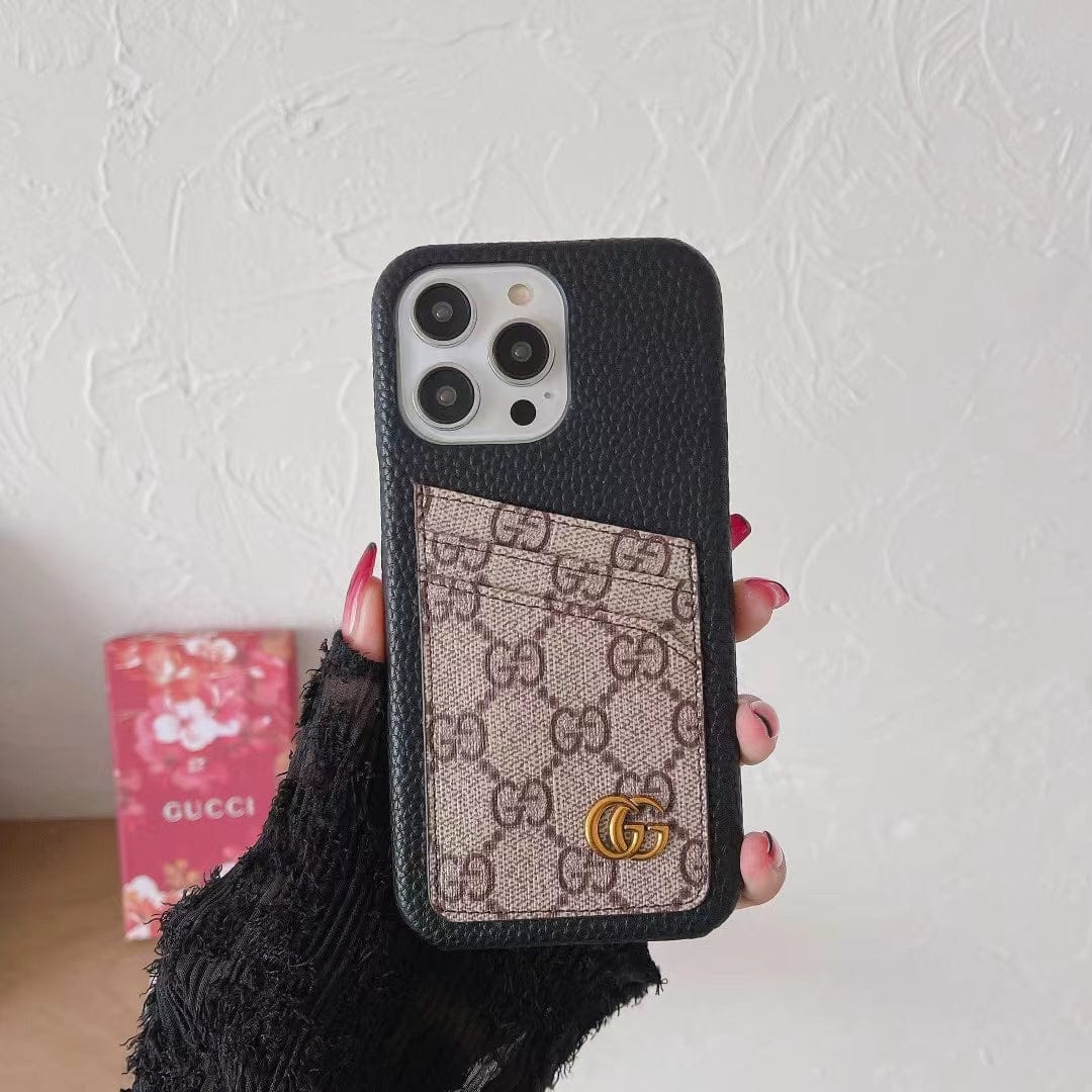 Tunde Store Embrace Italian Glamour: Introducing the Gucci iPhone 15 Pouch Case