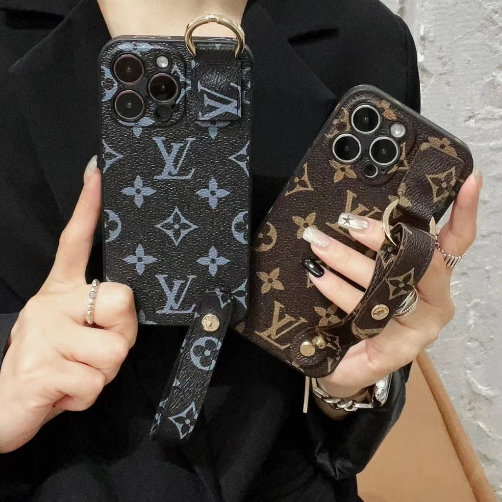 Tunde Store Louis Vuitton Monogram iPhone 15 Case |Timeless Luxury