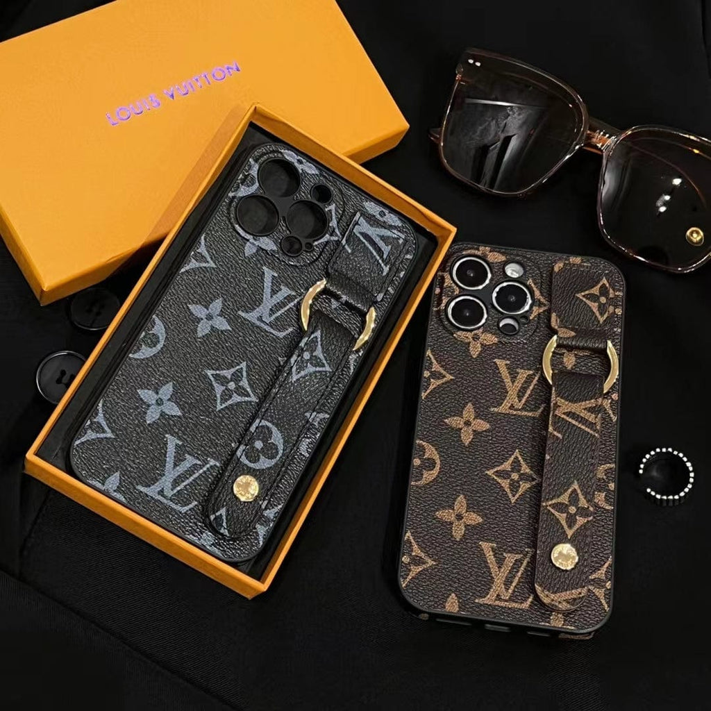 Tunde Store Louis Vuitton Monogram iPhone 15 Case |Timeless Luxury