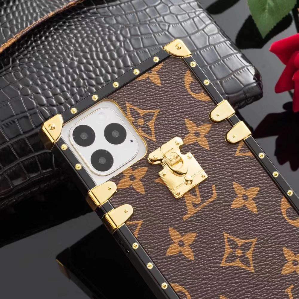 Tunde Store Louis Vuitton Trunk-Style Monogram iPhone 15 Cases with Gold Hardware